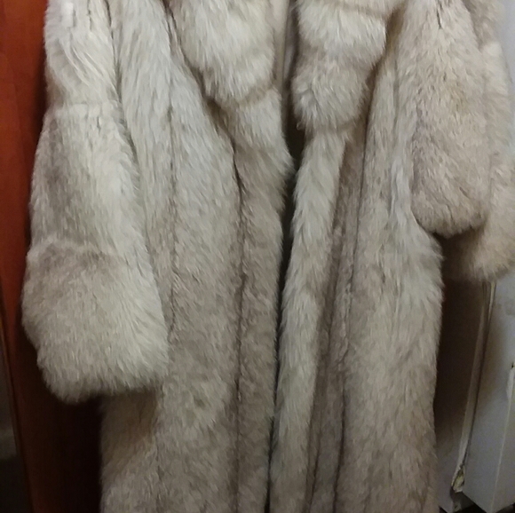 Silver Fox Vintage fur coat - Picture 2 of 4